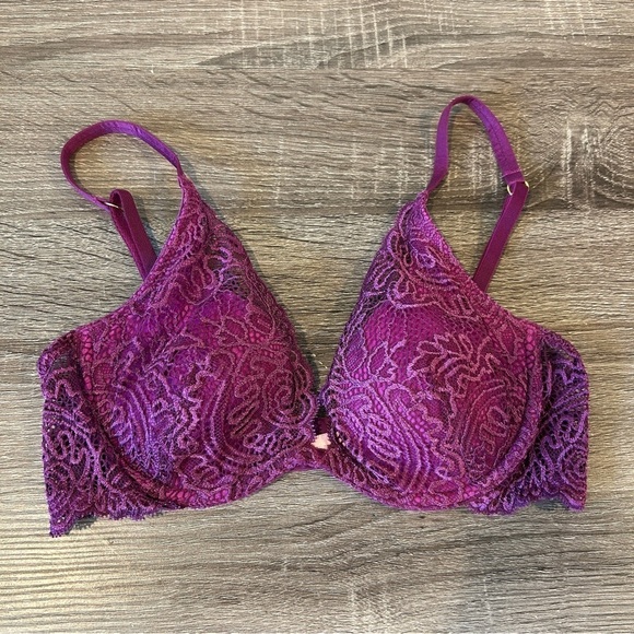 Victoria's Secret Other - Victoria’s Secret Women’s Magenta Lace Push Up Bra - 34B